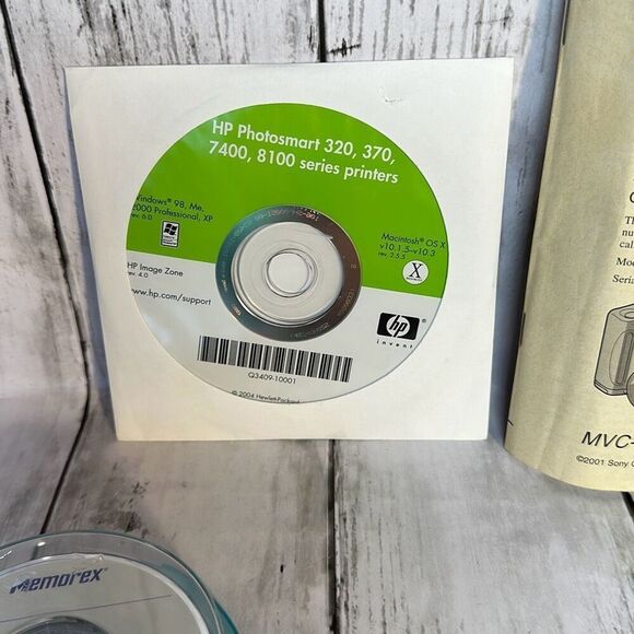 Sony Mavica MVC-CD200 2.1MP 2.5" 3x Optical Zoom Compact Digital Camera PARTS - Picture 9 of 9